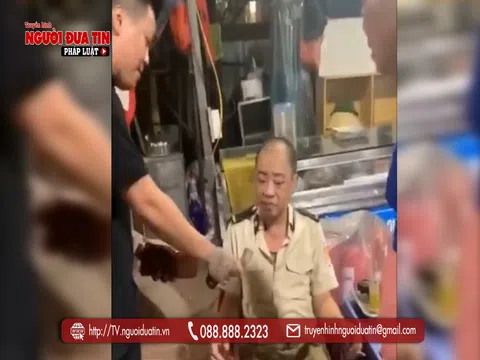 Bãi xe Công ty Cổ phần Đồng Xuân thu tiền gửi xe máy kiểu... “ăn cướp”