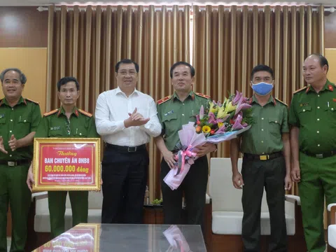 Đà Nẵng: Thưởng nóng cho ban chuyên án của Công an TP trước thành tích triệt phá đường dây đánh bạc 3.000 tỷ đồng