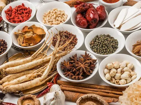 Tăng cường kiểm tra thủ tục nhập khẩu đối với mặt hàng thuốc và nguyên liệu làm thuốc