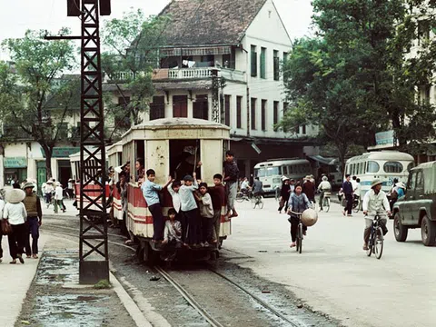 Hà Nội xưa quen mà lạ qua ống kính của nhiếp ảnh gia người Đức