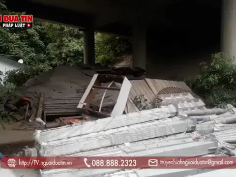 Chiếm dụng gầm cầu dựng kho bãi: Nguy hiểm rình rập cây cầu?
