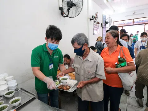 Bữa cơm 1.000 đồng mang lại ngàn niềm vui