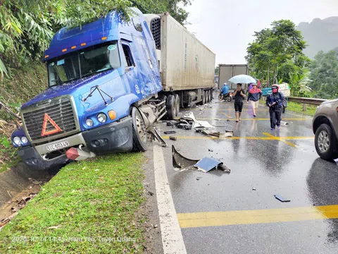 Tuyên Quang: Xe container va chạm với xe tải gây thương tích và ách tắc nhiều giờ