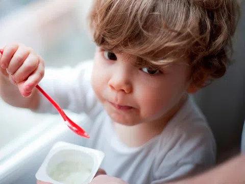 10 thực phẩm giúp tăng cường sức khỏe và trí thông minh cho trẻ