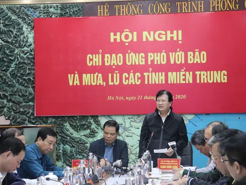 Những điều bất thường của bão số 8 đang hướng vào miền Trung