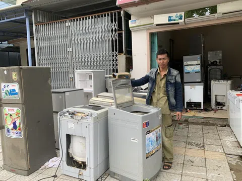 Máy giặt, tủ lạnh bị lũ ngâm, bà con để tui sấy sửa miễn phí cho