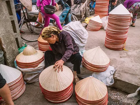Thăm làng Chuông, nơi cội nguồn của những chiếc nón Việt