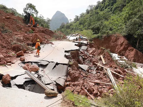 Giao thông Quảng Bình bị thiệt hại nặng nề do mưa lũ