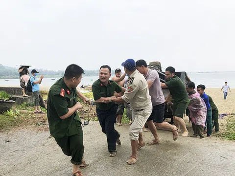 Thủ tướng yêu cầu lập sở chỉ huy tiền phương ứng phó bão số 9 tại Đà Nẵng