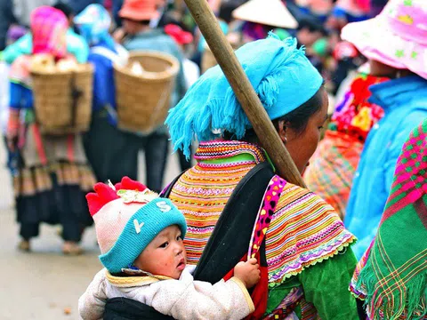 Những nhọc nhằn của người phụ nữ vùng cao