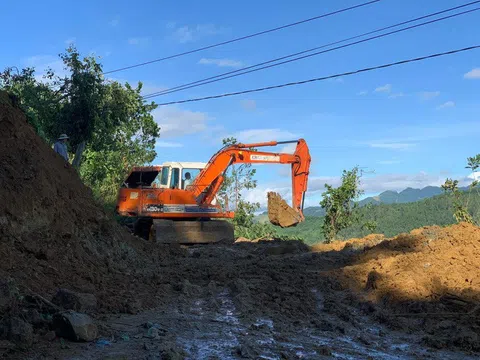 Bão số 9 tàn phá nặng nề, làm hơn 80 người thương vong