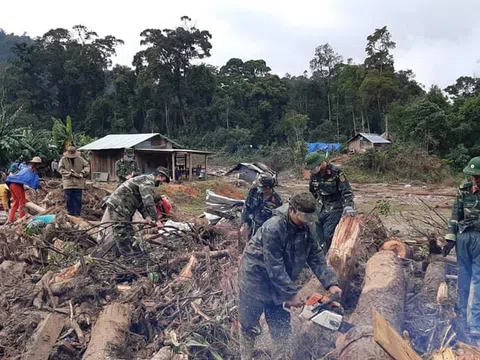 Những hình ảnh hoang tàn nơi xảy ra vụ lở núi 11 người tử nạn