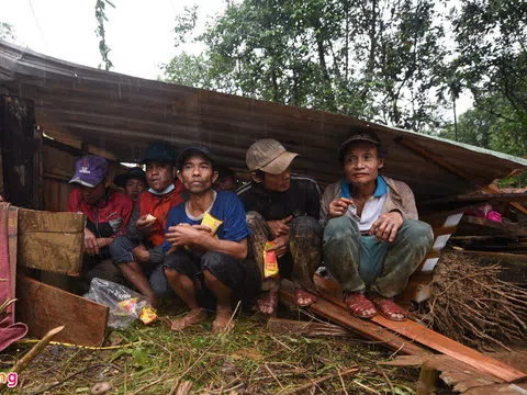 Nước mắt bên dòng sông Leng