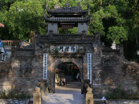 Khám phá vẻ đẹp của cổng làng đồ sộ trải qua 5 thế kỷ tại ngoại ô Hà Nội
