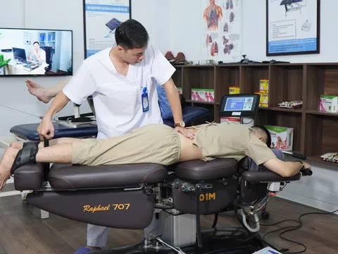 Bác sĩ chuyên khoa 1 Đinh Việt Hùng - Nghiên cứu và ứng dụng thành công phương pháp mới chữa dứt điểm cơn đau cho bệnh nhân cơ xương khớp