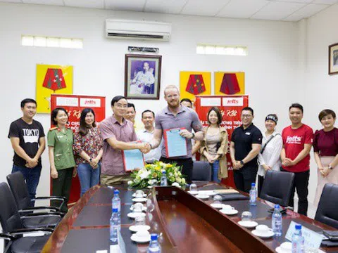 TP.HCM: FLG Việt Nam hỗ trợ  mang hình ảnh đẹp hơn đến Công an Cửa khẩu Cảng hàng không Quốc tế Tân Sơn Nhất