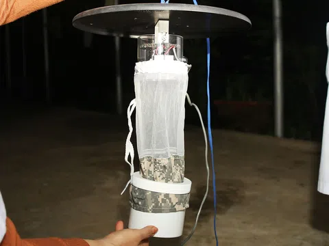 Theo chân biệt đội "săn muỗi" ở Hà Tĩnh
