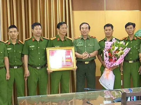 Đà Nẵng: Khen thưởng 2 chuyên án bắt 5 đối tượng trộm cắp xe máy và vận chuyển 4.000 viên ma túy dưới vỏ bọc thực phẩm chức năng