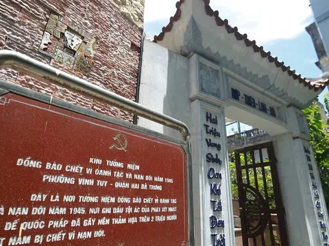 Chuyện người vác tù và hàng tổng, 15 năm trông coi mộ tập thể ở Hà Nội