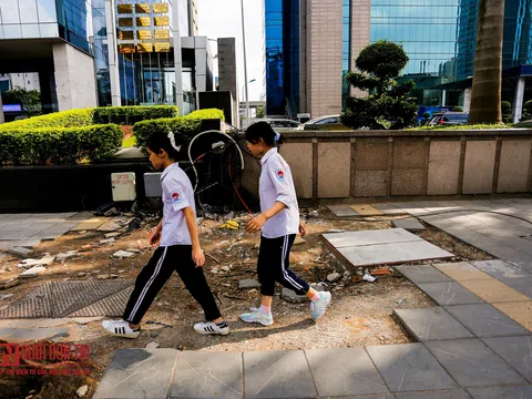 Hà Nội: Vỉa hè "70 năm" vừa hoàn thiện lại tiếp tục xuống cấp