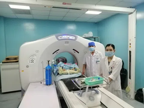 Đà Nẵng: Xạ trị áp sát đầu tiên ở Việt Nam cho bệnh nhân 2 tuổi bị ung thư quái ác