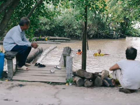 Ông lão miền Tây và gần hai thập kỉ xây nhà miễn phí