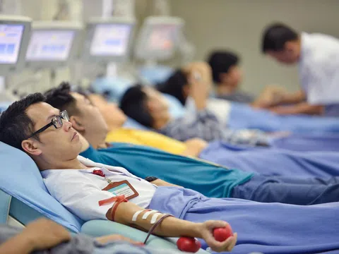 Bác sĩ nhóm máu AB và 99 lần "trao sự sống"