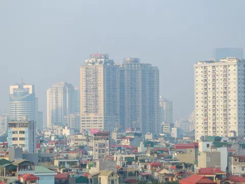 Hà Nội bị bao phủ bởi lớp bụi mịn và cảnh báo chất lượng không khí
