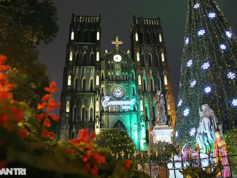 Các nhà thờ tại Hà Nội nhộn nhịp, trang hoàng chờ đón Giáng sinh 2020