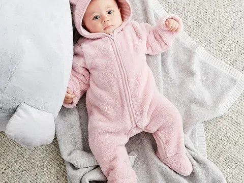 Chăm sóc trẻ mùa đông: Những nguyên tắc để con không bị ốm