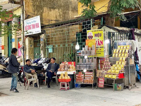 Chóng mặt với ma trận “hàng quán chính hiệu” ở Hà Nội, không phân biệt nổi thật giả
