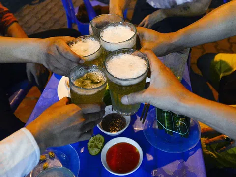 Văn hóa bia hơi vỉa hè