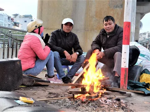 Không khí lạnh rất mạnh khiến miền Bắc rét hại, miền Nam chuyển lạnh