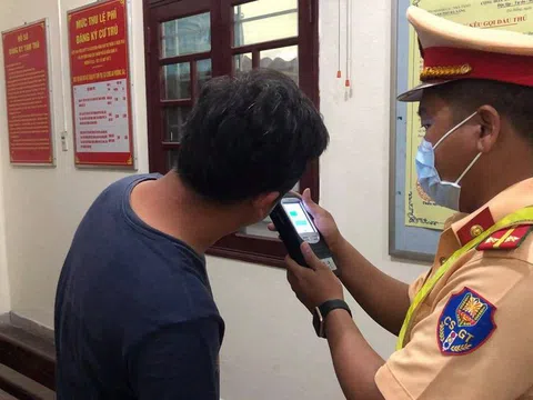 Phạt nặng một lái xe điều khiển ô tô sau khi uống bia và sử dụng ma túy