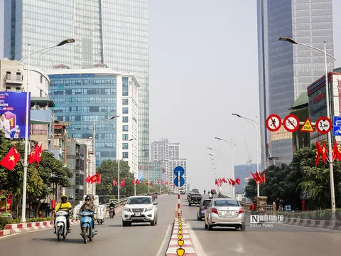 Hà Nội ngập sắc cờ hoa chào mừng Đại hội Đảng lần thứ XIII