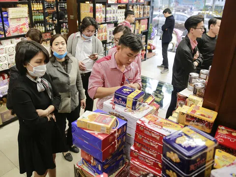 Thị trường quà Tết 2021: Rượu trăm triệu, Đông trùng Hạ thảo cực đắt lên ngôi