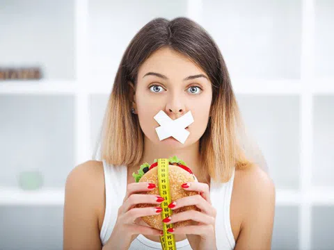 Điều gì xảy ra nếu bạn nhịn ăn hoàn toàn trong một ngày?