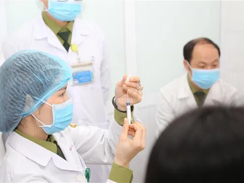 Hoàn tất thủ tục nhập khẩu vaccine COVID-19 đầu tiên vào Việt Nam