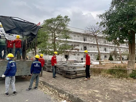 Cận cảnh thi công bệnh viện dã chiến tại Hải Dương