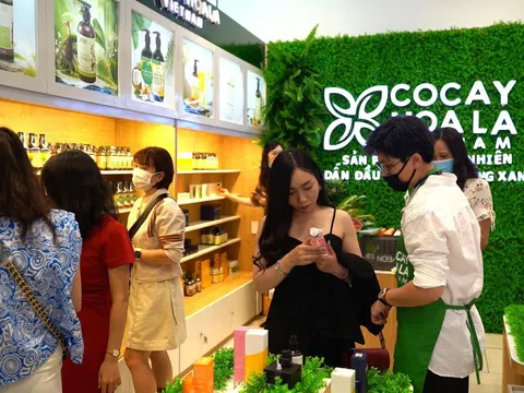 Cỏ Cây Hoa Lá Tưng Bừng Khai Trương Gian Hàng Đầu Tiên Tại TP. HCM