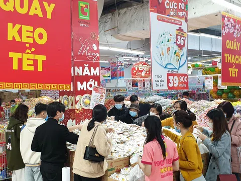 Hà Nội: Người dân tấp nập sắm Tết ở siêu thị