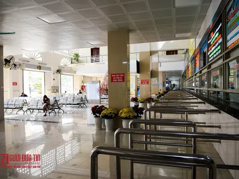 Hà Nội: Bến xe đìu hiu ngày 30 Tết