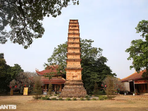 Tòa tháp đất nung cao nhất Việt Nam thời Trần còn lại đến ngày nay