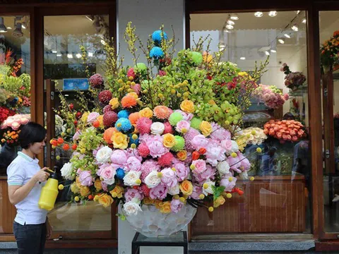 Giới thượng lưu không ngại chi gần trăm triệu đồng để mua hoa ngày 8/3