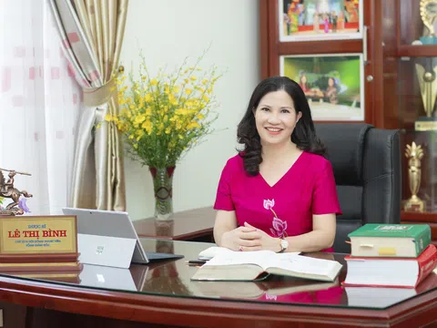 Con trai “nữ tướng” Tâm Bình: Mẹ là hình mẫu của sự chỉn chu và tâm huyết