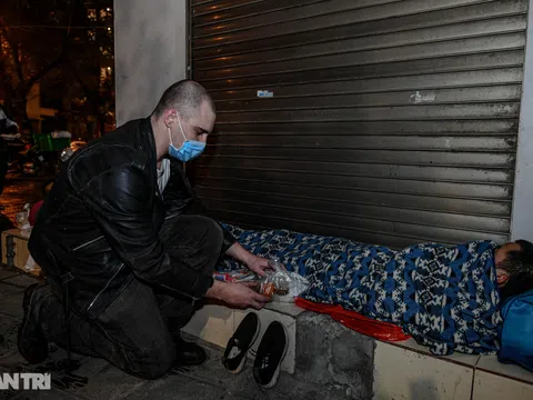 Chuyện chàng Tây đem hơi ấm tình thương tới những mảnh đời bất hạnh