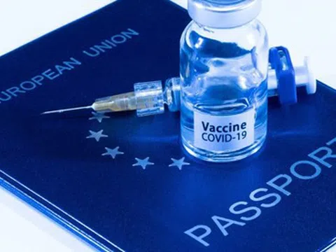 Có 'hộ chiếu vaccine' COVID-19 vẫn phải tuân thủ cách ly 14 ngày