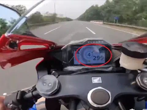 Cần làm rõ hành vi của tài xế xe máy 'vít ga' gần 300km/h trên Đại lộ Thăng Long