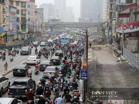 Hà Nội: Ùn tắc trầm trọng tại nút giao hầm chui 700 tỷ đồng