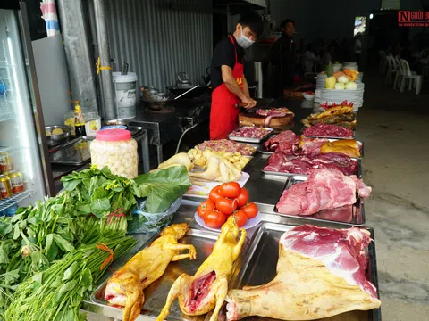 "Treo đầu thỏ bán thú rừng" và những chuyện cần xử lý tại chùa Hương